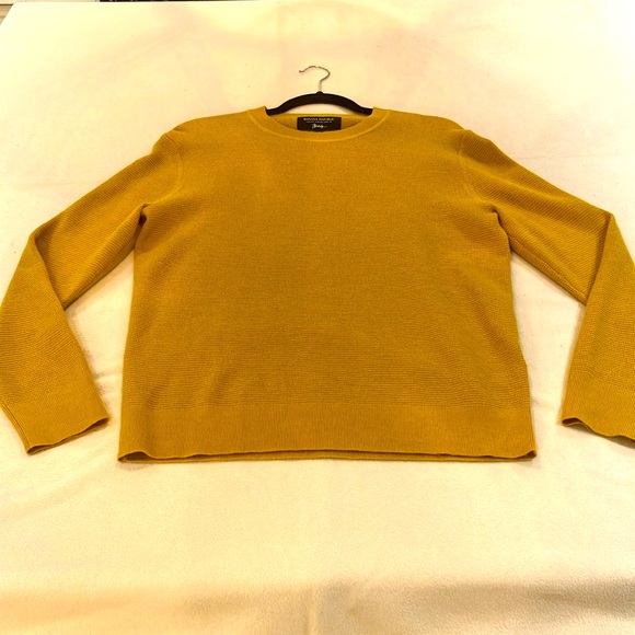 Italian Merino Yarn Sweater - Picture 2 of 8